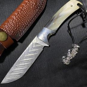 Hunting Knife Factory Damascus Blade Bufallo Bone Handle Survival Knife With Leather Sheath Outdoor Camping